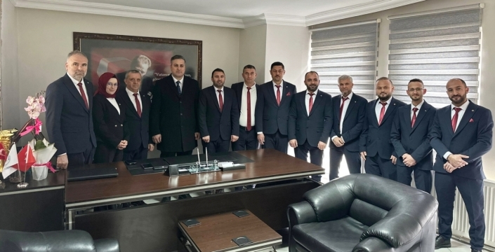 Ilgın Esnaf Odası Başkanı Elmalı mazbatasını aldı